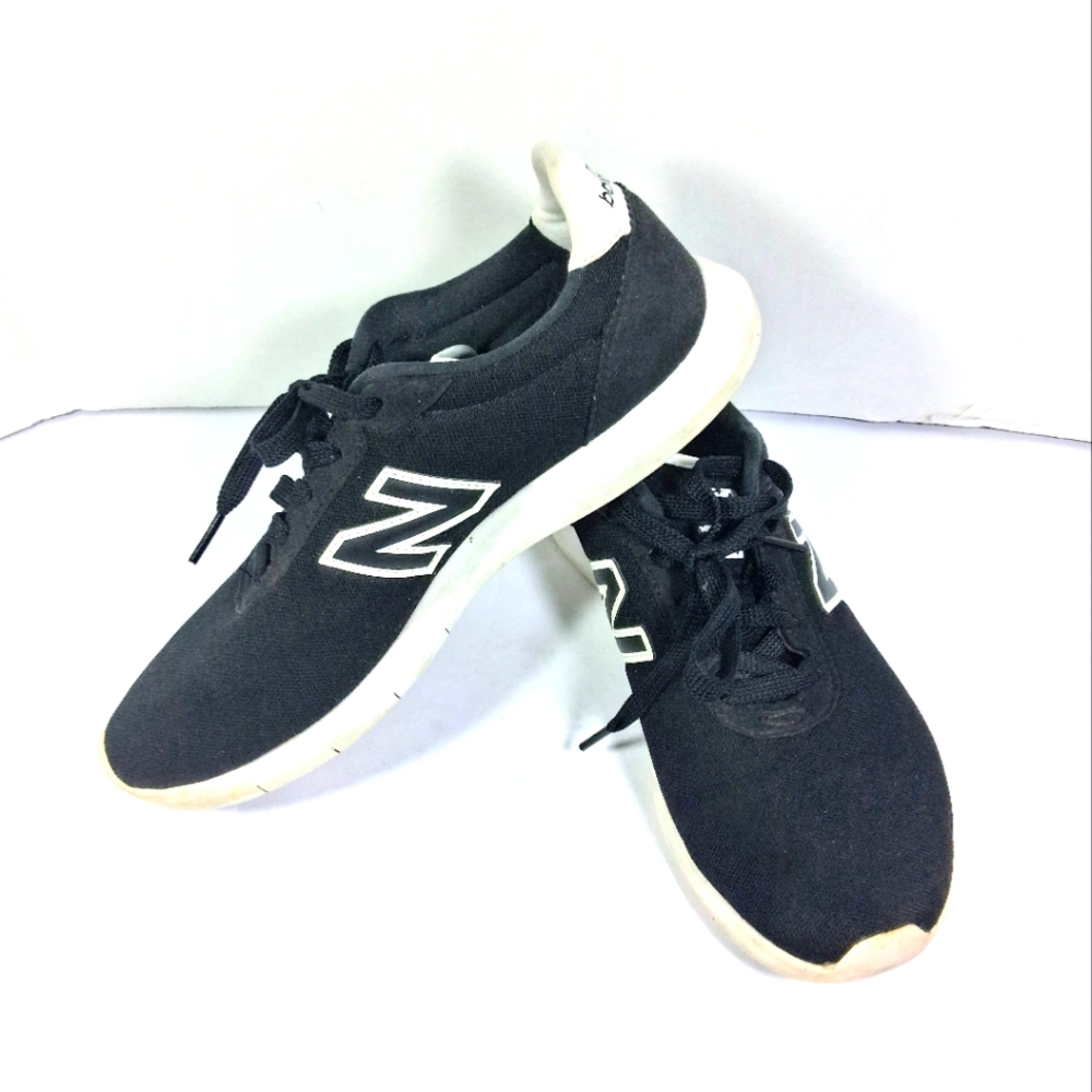 Women's 514 New Balance Size 9 Black And White Running/ Walking/ Casual Sneaker